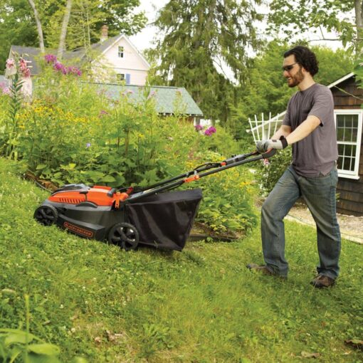 BLACK+DECKER 40V MAX* Cordless Lawn Mower, 16-Inch (CM1640) - Image 3